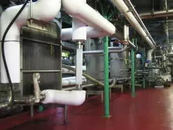 Intercambiador de calor de placas Mueller Accu-Therm HTST de acero inoxidable.