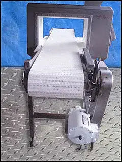 Safeline Metal Detector