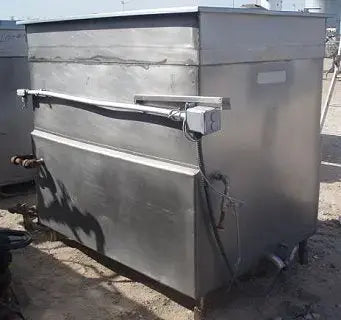 Mueller Jacketed Cook/Cool Tank- 560 Gallon