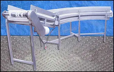 Transportador Intralox de 90 grados con inclinación: 19 pulgadas de ancho