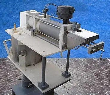Akra-Pak Filler