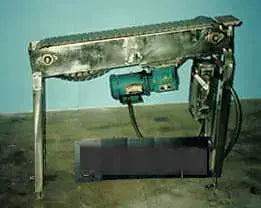 Cinta transportadora de acero inoxidable - 7-1/2 pulg. de ancho