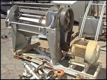 Pulperadora/acabadora modelo 202 de Brown International Corp.