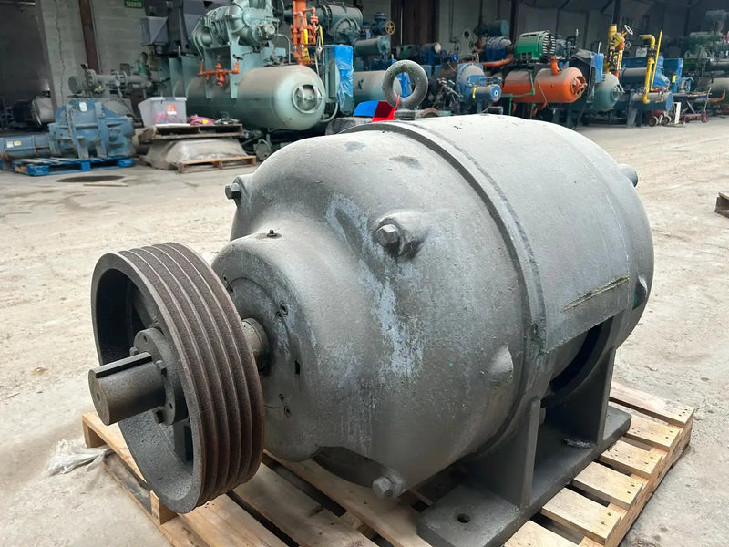 Motor de inducción trifásico Howell Electric (125 HP, 1185 RPM, 220/440 V)