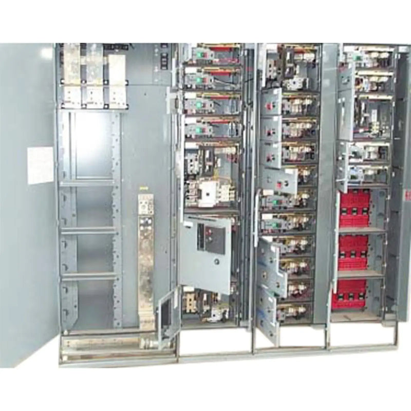 Centro de control de motores de 4 secciones Cutler-Hammer
