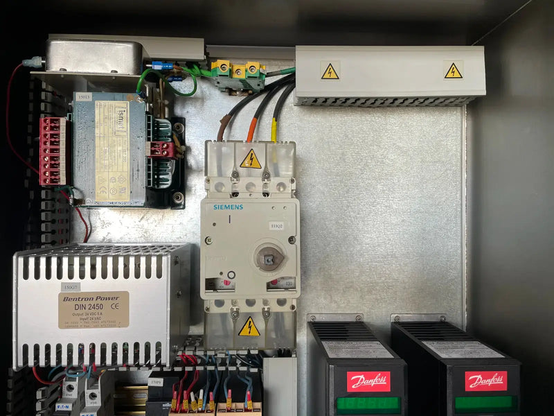 Congelador continuo Tetra Pak Hoyer KF 1000XC (9TR, (3) motores incluidos con panel de control)