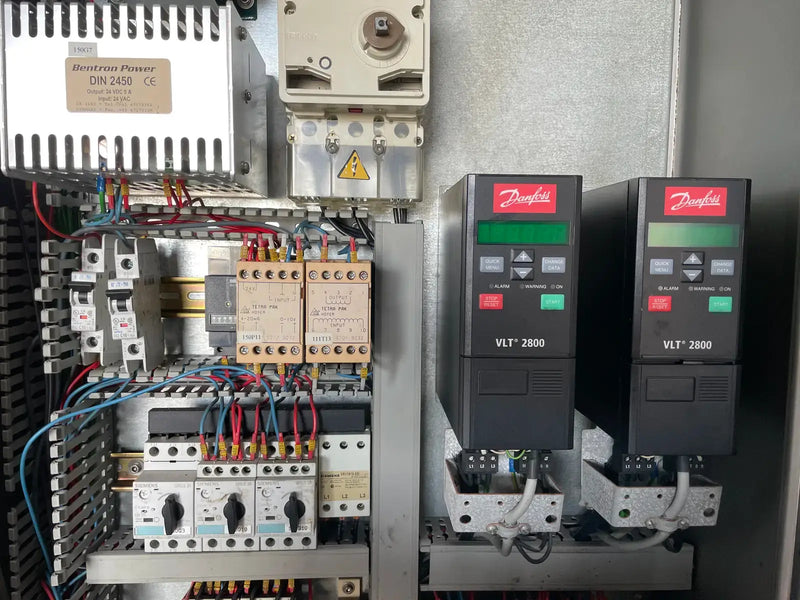 Congelador continuo Tetra Pak Hoyer KF 1000XC (9TR, (3) motores incluidos con panel de control)
