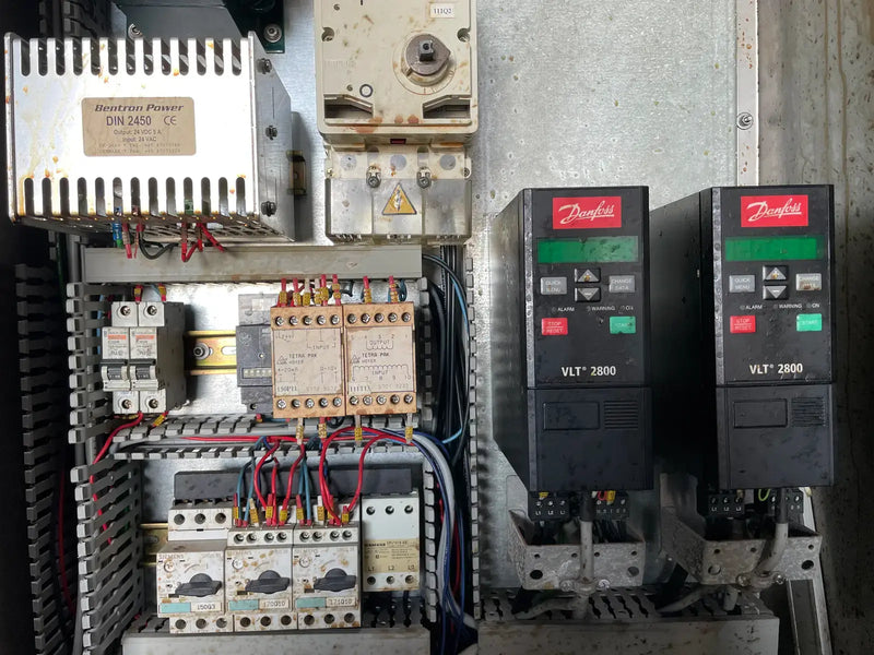 Congelador continuo Tetra Pak Hoyer KF 1000XC (9TR, (3) motores incluidos con panel de control)