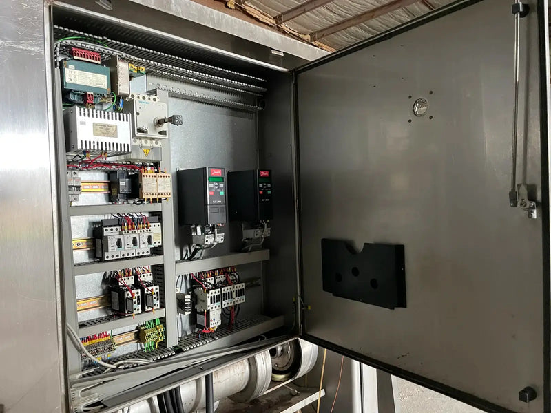 Congelador continuo Tetra Pak Hoyer KF 1000XC (9TR, (3) motores incluidos con panel de control)