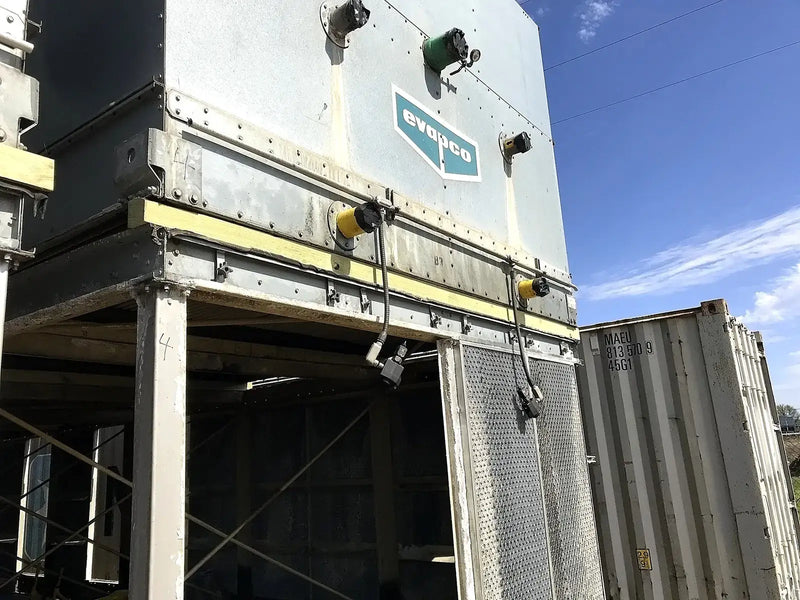 Condensador evaporativo Evapco ATC-2900B (paquete de 2900 toneladas nominales, motor de 1-25 HP, 4 unidades de torre)