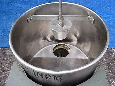 Alimentador de tornillo volumétrico con contenedor vivo Vibra Screw Incorporated de 2,3 a 23 pies cúbicos. pies/hora