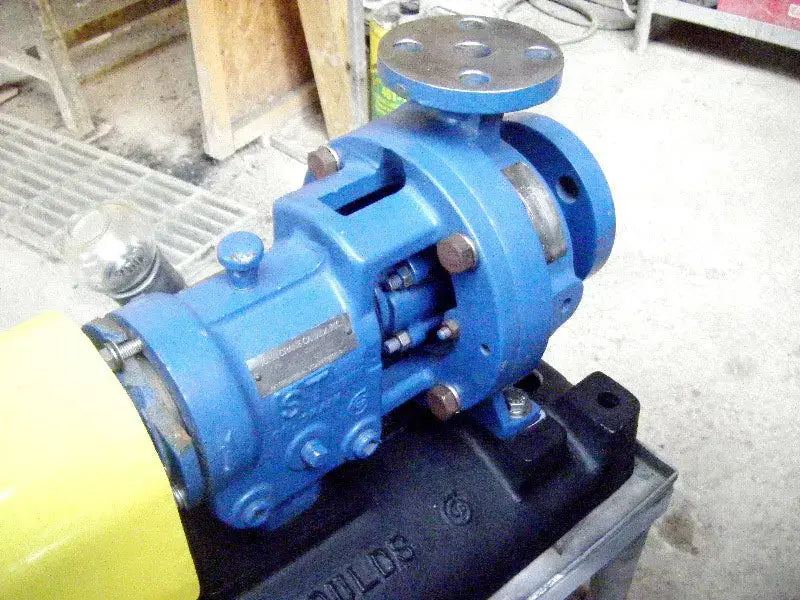 Bomba centrífuga Goulds 3196 (7,5 HP, 150 GPM máx.)