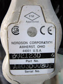 Sistema de polvo fluidizado con tolva Nordson Corporation