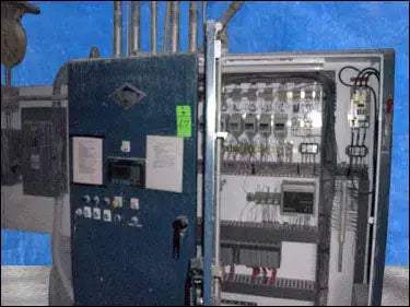 Vista de panel Allen Bradley Controles 550 con controlador de velocidad variable Boletín (Mdl 160 SSC)