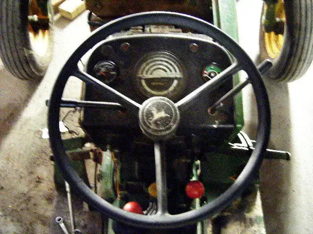 John Deere 401BG Tractor