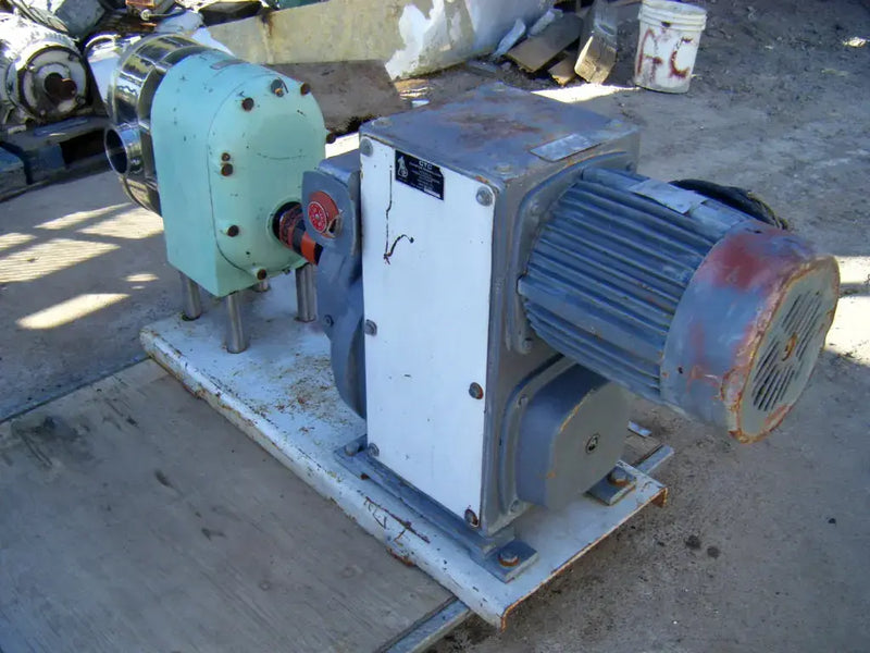 Bomba de desplazamiento positivo Tri-Clover PRE300-4M-UH4-SL-S (10 HP, 300 GPM máx.)