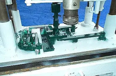 Resina Pneumatic Screw Capper