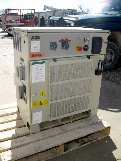 Paquete de brazo robótico industrial serie IRB 2400 de ABB Robotics