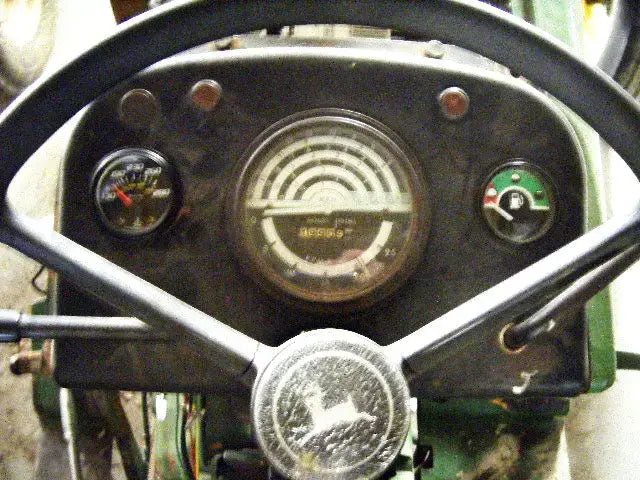 John Deere 401BG Tractor