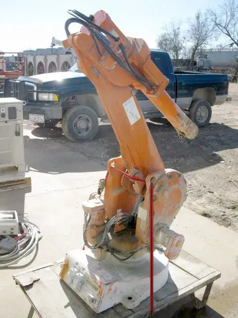 Paquete de brazo robótico industrial serie IRB 2400 de ABB Robotics