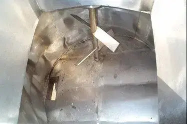 Tanque de mezcla con camisa, fondo inclinado y parte superior abovedada, 350 galones