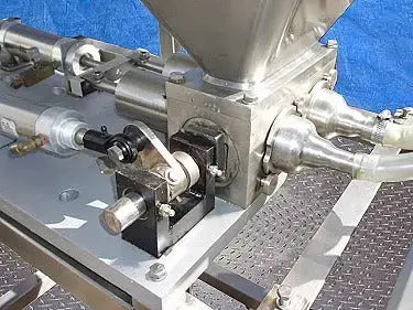 FMC Stainless Steel 2-Head Pneumatic Piston Filler- 19.6 fl. oz.