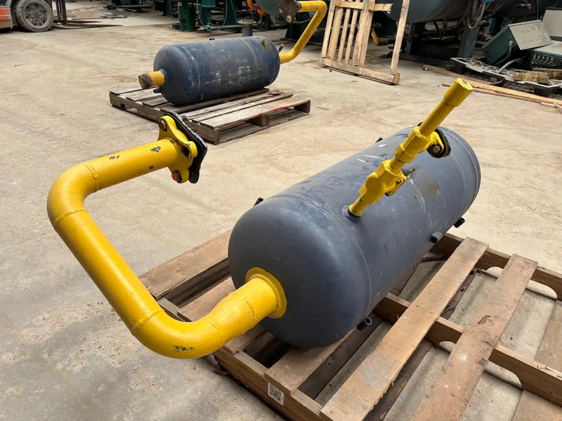Henry Technologies COS-16042-140 Vertical Ammonia Oil Tank (16in X 42in. 140 Gallons)