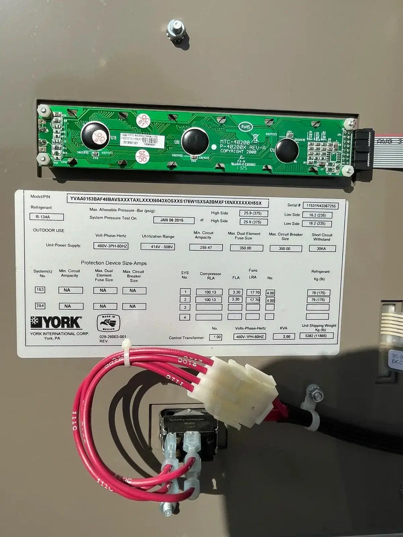 Enfriador refrigerado por aire York YVAA0153BAF46 (150 toneladas)