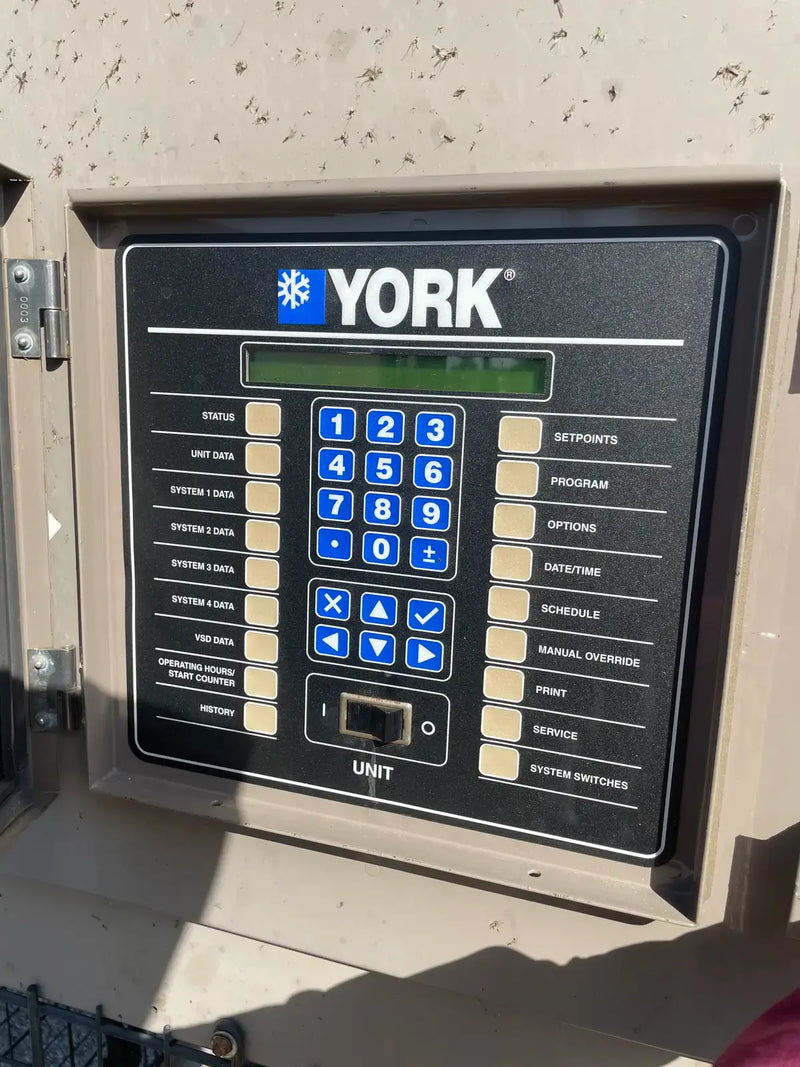 Enfriador refrigerado por aire York YVAA0153BAF46 (150 toneladas)