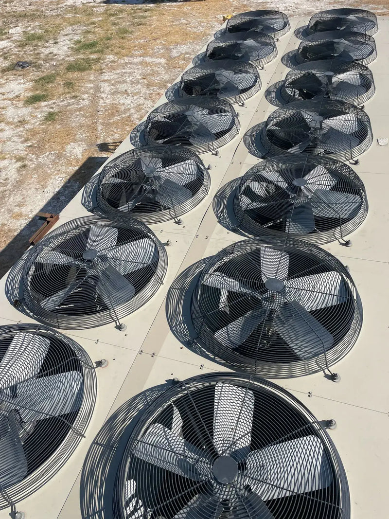 Paquete de condensación enfriado por aire McQuay AGS250DSHNN-ER10 (*CONVERTIDO de un enfriador de agua enfriado por aire de 250 toneladas)