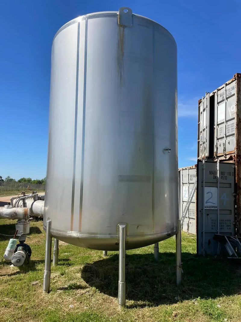 Walker C-10081 Vertical Stainless Steel Tank (6000 Gallons)