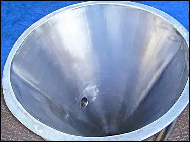 Tanque de embudo de acero inoxidable con camisa - 10 galones