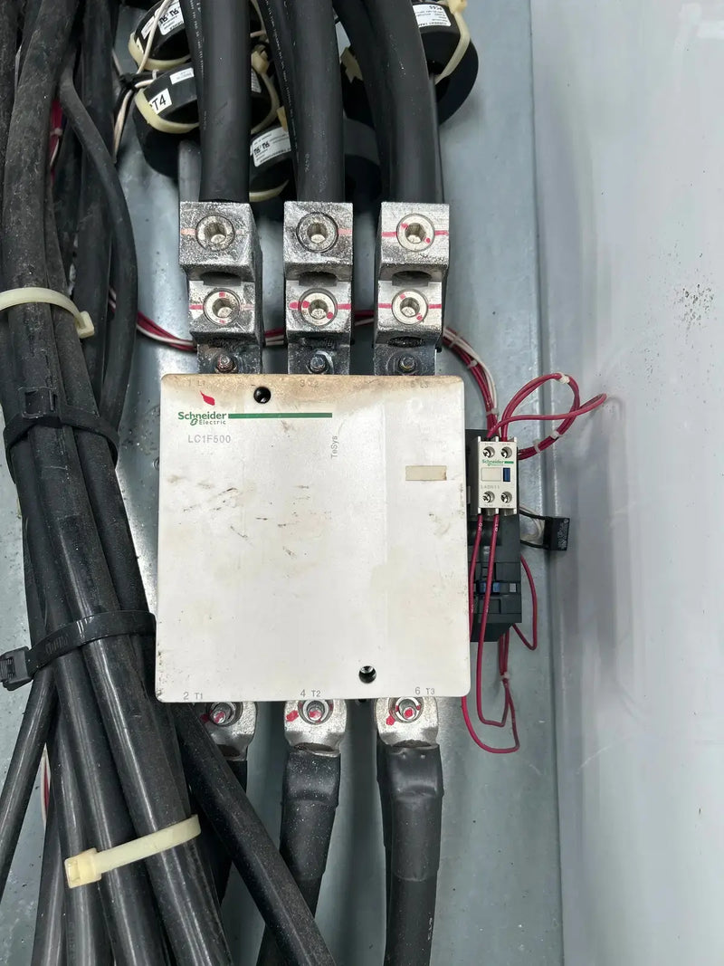 Arrancador de motor para compresor de tornillo de estado sólido Schneider Electric (400 HP, 460 voltios, 60 Hz)