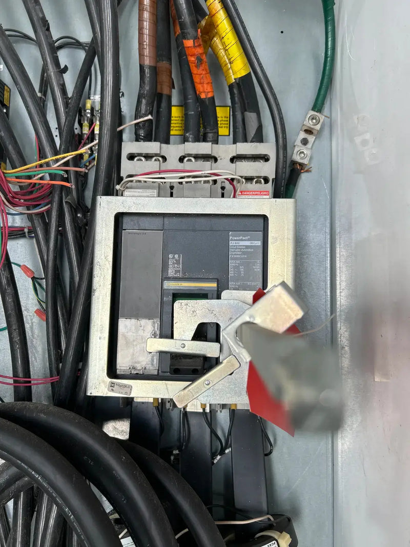 Arrancador de motor para compresor de tornillo de estado sólido Schneider Electric (400 HP, 460 voltios, 60 Hz)
