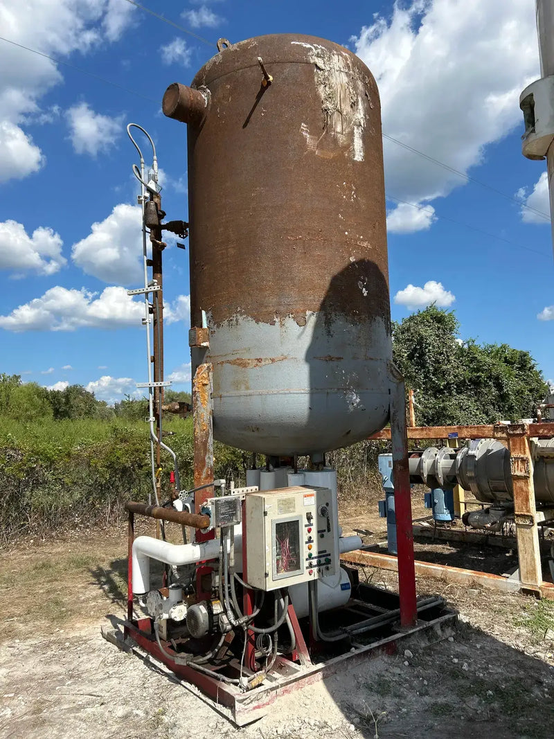 Recirculador de amoníaco vertical Jordan Vessel Corporation VCR-72-12 (72 pulgadas x 148 pulgadas, 3455 galones, 2 bombas de 5 HP).