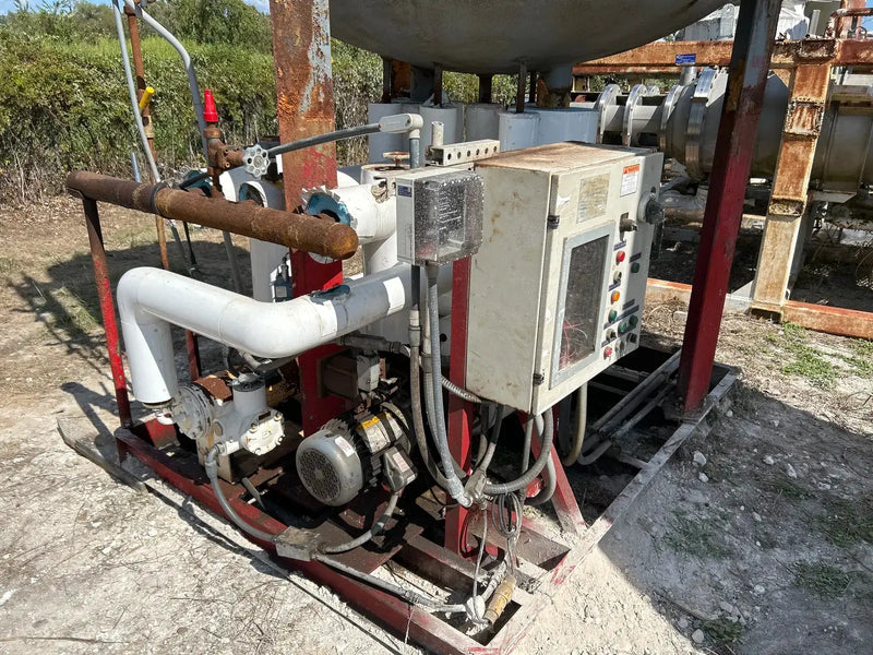 Recirculador de amoníaco vertical Jordan Vessel Corporation VCR-72-12 (72 pulgadas x 148 pulgadas, 3455 galones, 2 bombas de 5 HP).