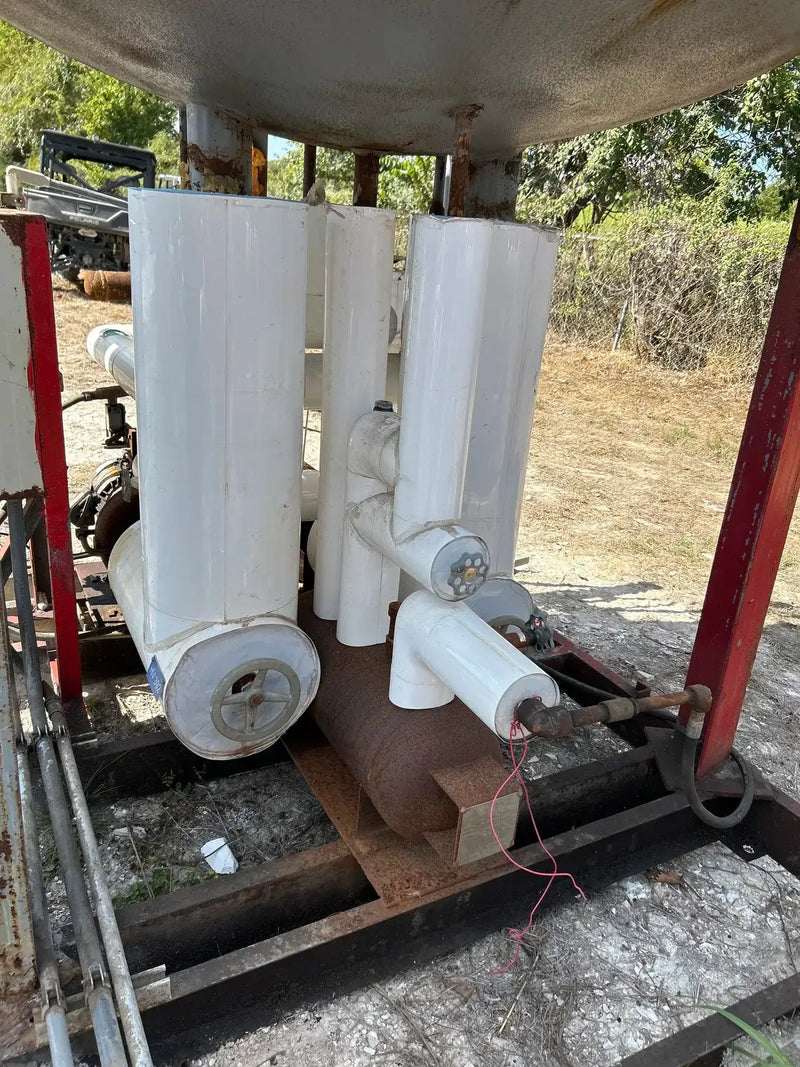 Recirculador de amoníaco vertical Jordan Vessel Corporation VCR-72-12 (72 pulgadas x 148 pulgadas, 3455 galones, 2 bombas de 5 HP).