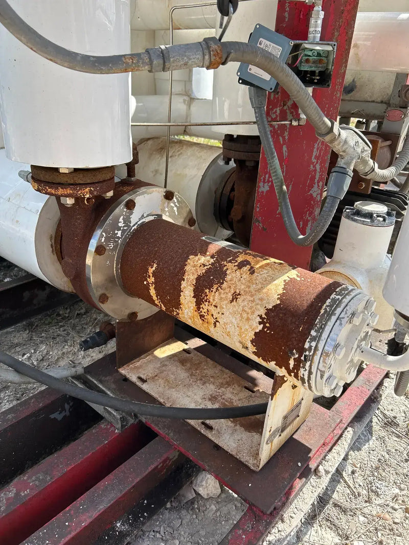 Recirculador de amoníaco vertical Jordan Vessel Corporation VCR-72-12 (72 pulgadas x 148 pulgadas, 3455 galones, 2 bombas de 5 HP).