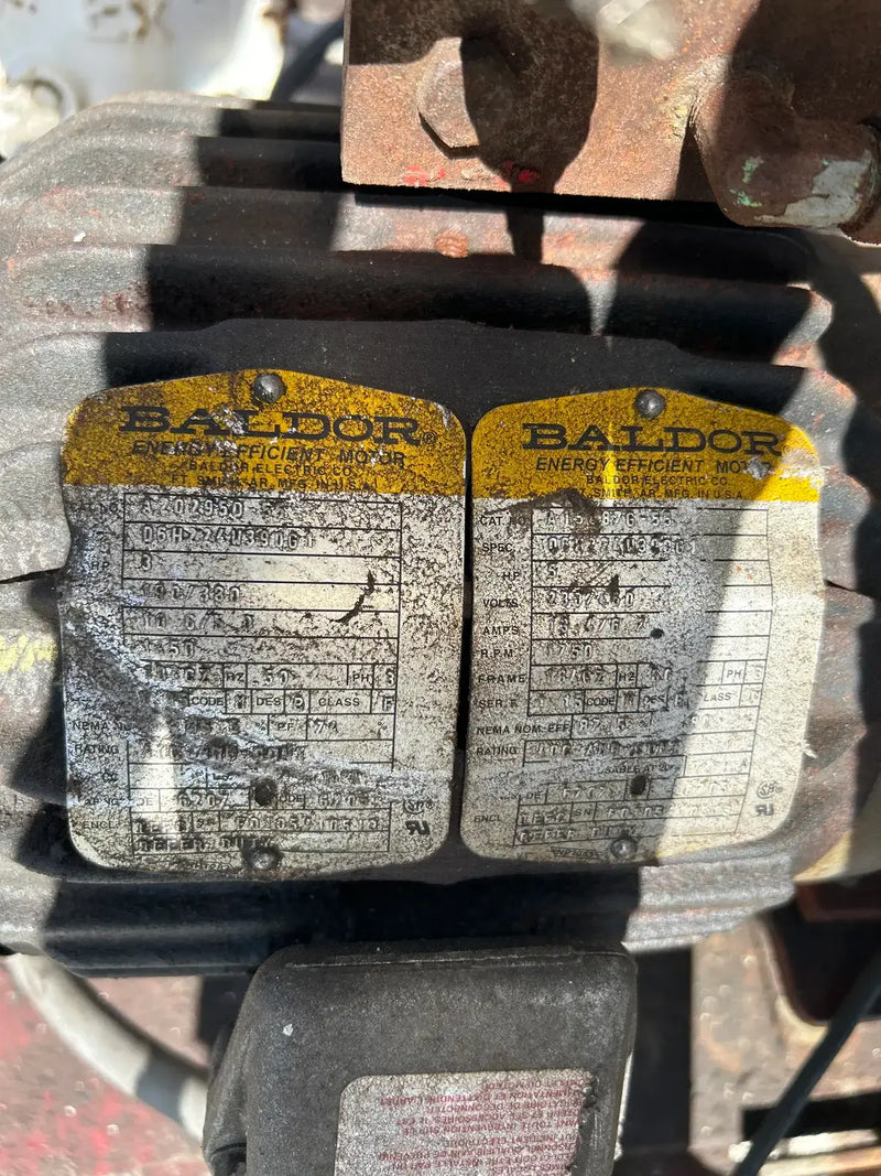 Recirculador de amoníaco vertical Jordan Vessel Corporation VCR-72-12 (72 pulgadas x 148 pulgadas, 3455 galones, 2 bombas de 5 HP).