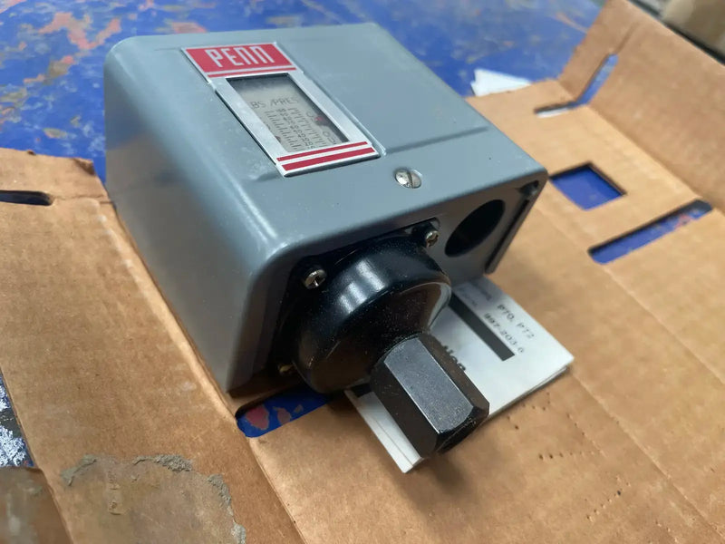 Johnson Controls P70CA-64C Pressure Control