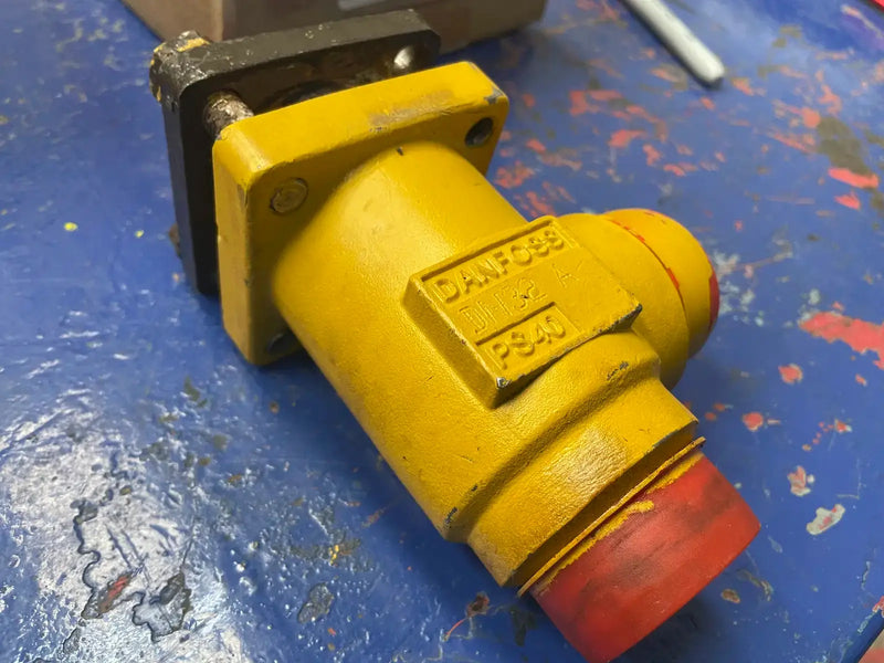 Danfoss CHV32 Straight Check Valve (1-1/4 in)