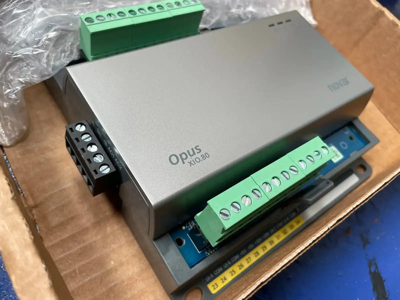 Novar XIO-8U-B Universal Input Analog Output