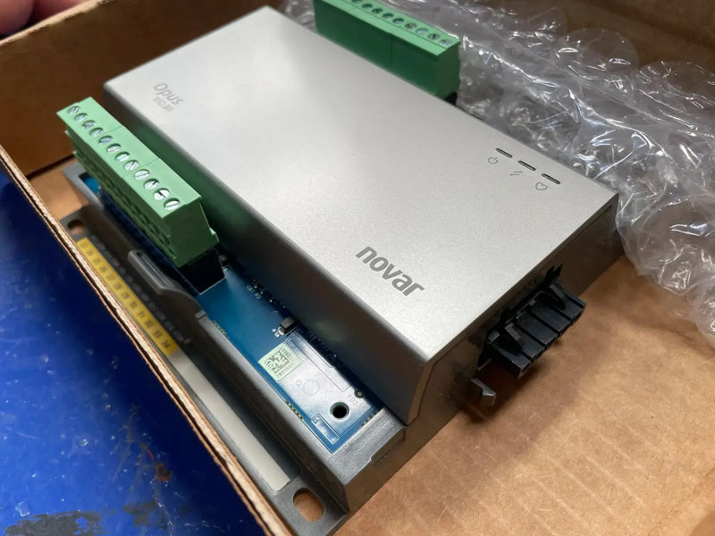 Novar XIO-8U-B Universal Input Analog Output