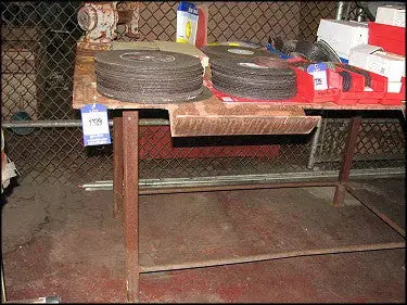 Mesa de trabajo metálica
