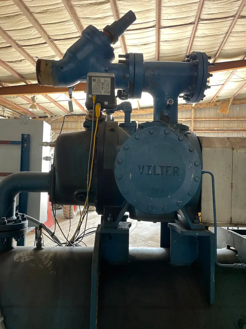Vilter VSS-751 Rotary Screw Compressor Package (377 HP 460 V, M&M Micro Control Panel)