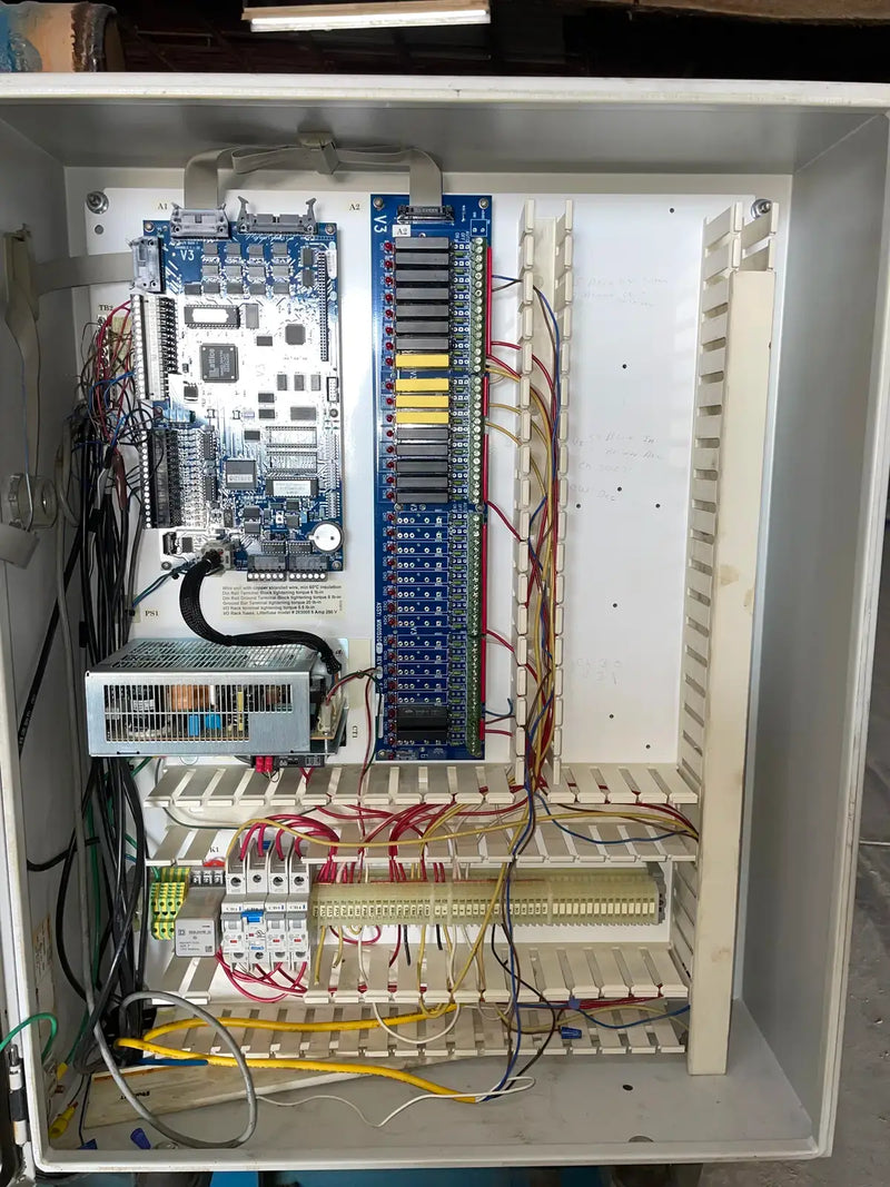 Vilter VSS-751 Rotary Screw Compressor Package (377 HP 460 V, M&M Micro Control Panel)