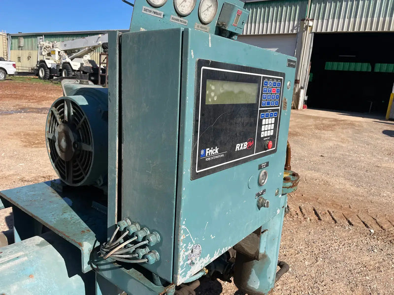 Paquete de compresor de tornillo rotativo Frick RXB19 (Frick XJS95L, 50 HP 240/480 V, panel de control micro Frick RXB Plus)