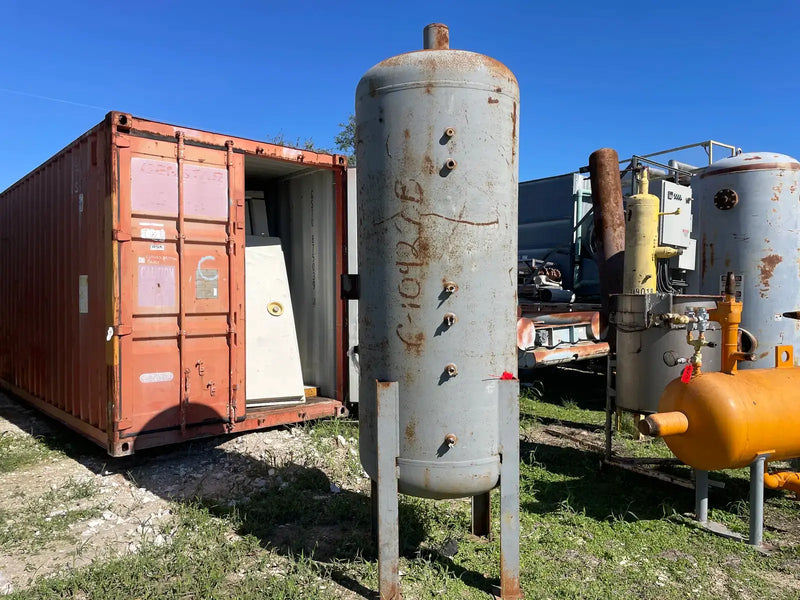 E.L. Nickell Co. C-10427-B Vertical Ammonia Receiver (36in X 96in. 530 Gallons)