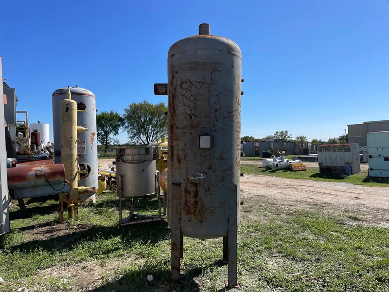 E.L. Nickell Co. C-10427-B Vertical Ammonia Receiver (36in X 96in. 530 Gallons)