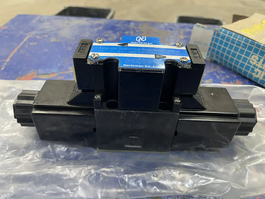 Northman SWH-G02-C2-A120-10-N Directional Control Valve (4500 PSI)